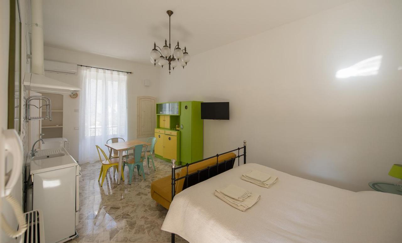 Ai Cappuccini Guest House Noicàttaro Buitenkant foto